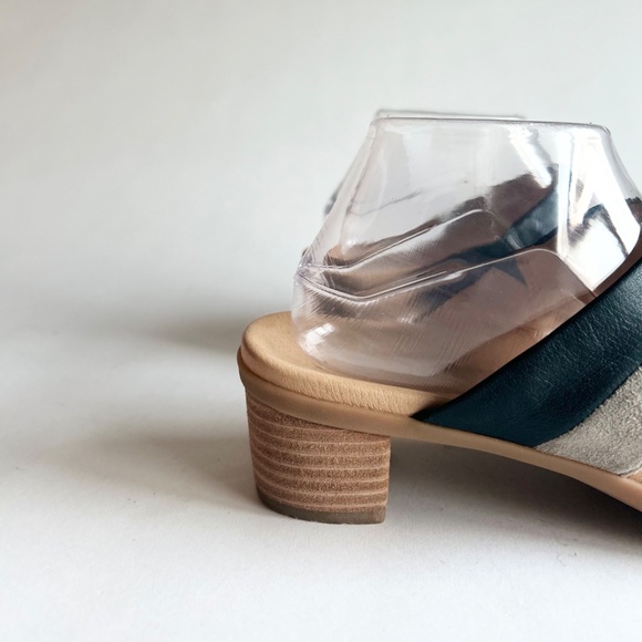 Dansko Grey Black Silver Leather Suede Rubber Outsole Sandals size EUR39, US 8.5 - Picture 14 of 15